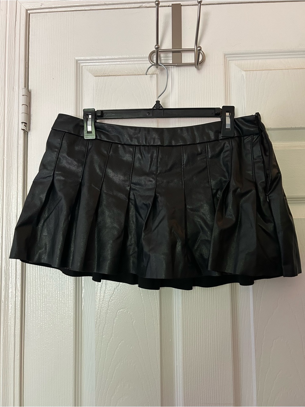 Forever 21 Black Faux Leather Pleated Mini Skirt